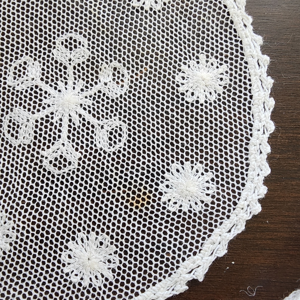 Vintage/Antique Filet Tambour Net Lace Large Doily & 6 Coaster Handmade Snowflak - Picture 5 of 5